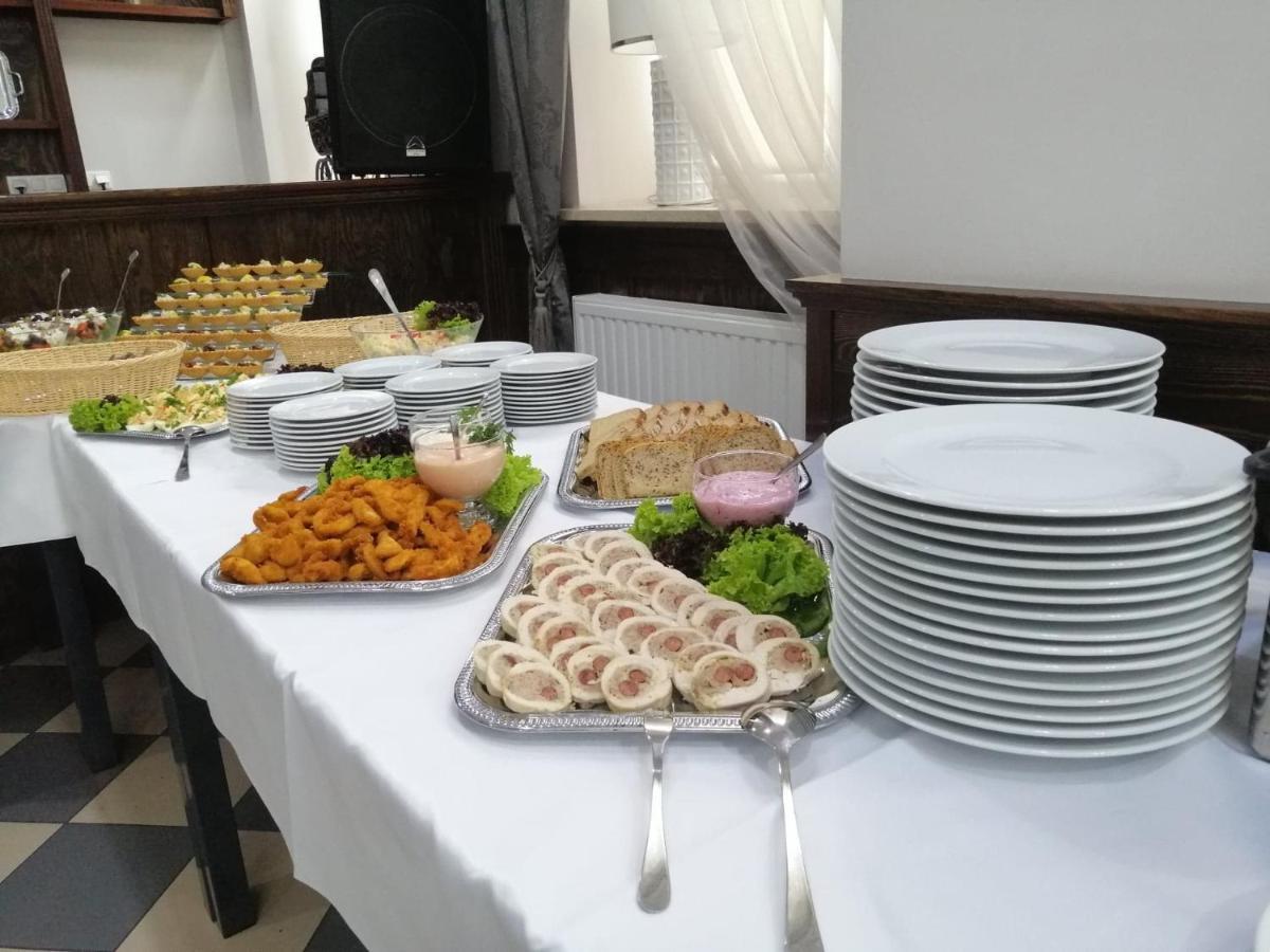 Centrum "Arka" Радом Екстериор снимка
